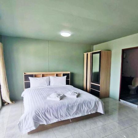 4 Palms Hotel Pratumanak Pattaya Luaran gambar