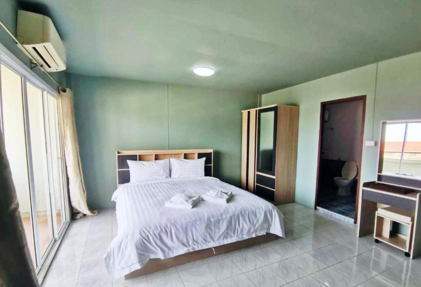 4 Palms Hotel Pratumanak Pattaya Luaran gambar