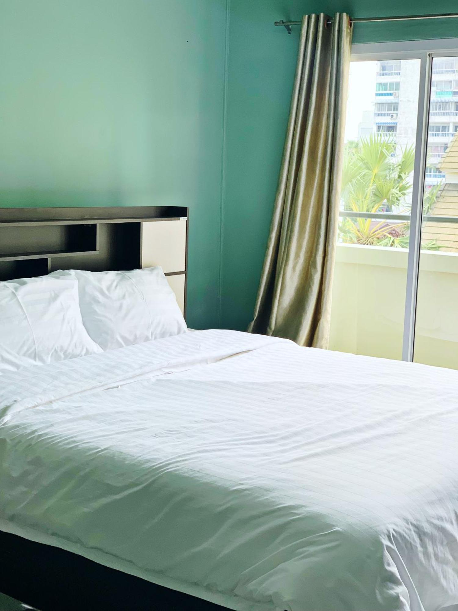 4 Palms Hotel Pratumanak Pattaya Luaran gambar